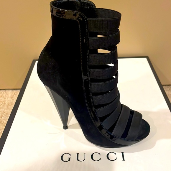 Gucci black suede and patent leather, Olympia cage, ankle booties - Picture 1 of 12